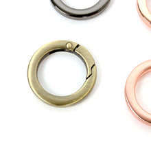 Load image into Gallery viewer, 20mm Flat Gate Spring O-Ring Round Push Snap Hooks , High Quality (Self produced) O-Rings, MLT- P0000CTH